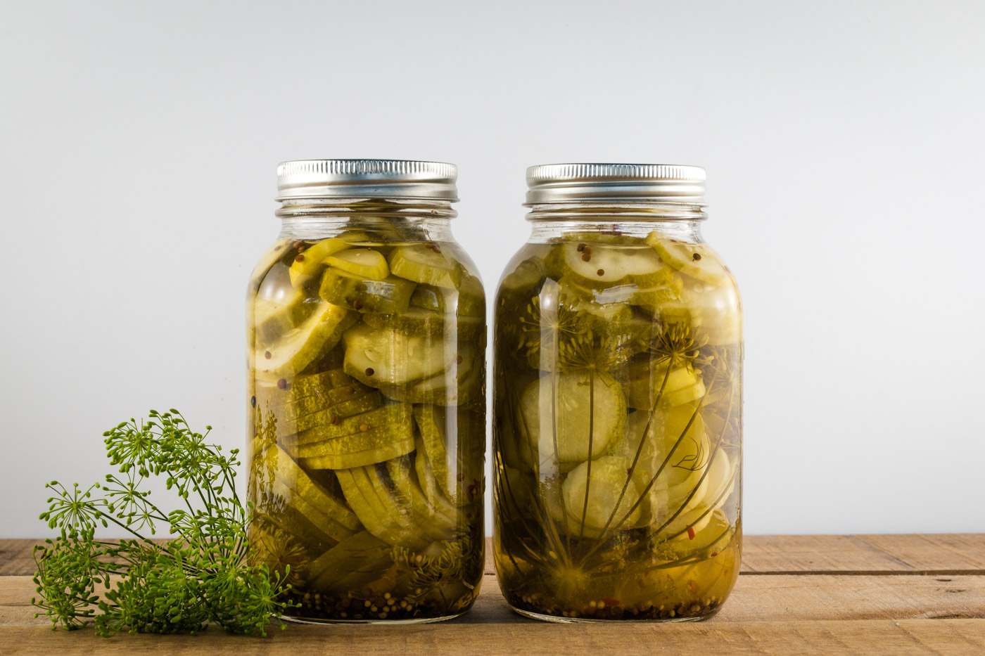 Sliced round dill pickles perfect for hamburgers